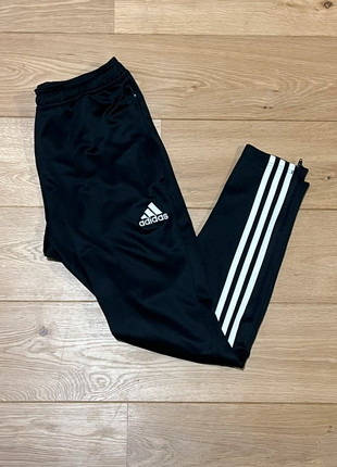 Survêtement adidas, marque: adidas, état: Très bon état, taille: S, 15,00 €, 16,45 € Protection acheteurs incluse