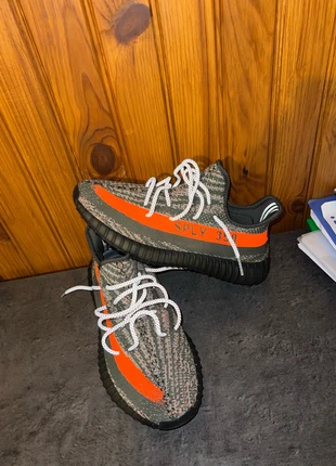 Adidas Yeezy Boost 350 V2 Carbon Beluga, brand: Yeezy, condition: New without tags, size: 43, €96.00, €101.50 includes Buyer Protection