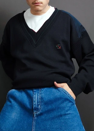 Pull à Col V Vintage 80s en Maille Bleu Marine à Logo Brodé "Arc" 50% Laine (L), merk: Vintage Dressing, staat: Veelgebruikt, maat: L, € 10,00, € 11,20 inclusief Kopersbescherming Pro
