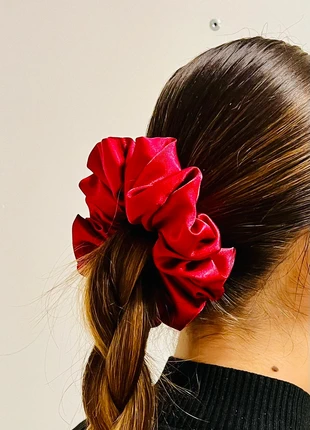 Chouchou élastique scrunchie en satin, marca: Boutique Parisienne, estado: Muy bueno, 4,00 €, 4,90 € Protección al comprador Pro incluida
