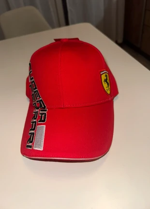 Casquette Ferrari, brand: Ferrari, condizioni: Nuovo con cartellino, taglia: Taglia unica, €10.00, €11.20 include la Protezione acquisti