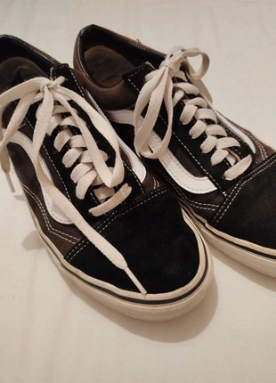 Vans pretos (tam. 38,5) - ainda com muito para dar! Só 2€!, marque: Vans, état: Bon état, taille: 38.5, 2,00 €, 2,80 € Protection acheteurs incluse