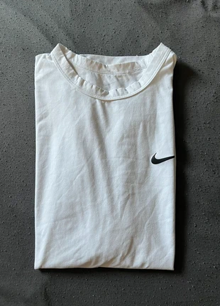 T-shirt Nike, marca: Nike, estado: Muy bueno, tamaño: M, 15,00 €, 16,45 € Protección al comprador incluida