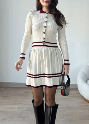 Ensemble en maille TU écru Gilet + Jupe, merk: fenomen paris, staat: Nieuw met prijskaartje, maat: Universele maat, € 34,00, € 36,40 inclusief Kopersbescherming Pro