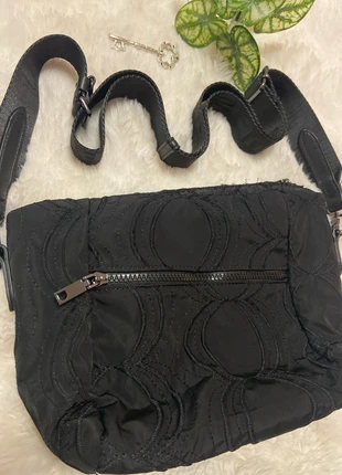 Black cute everyday Desigual shoulder bag with adjustable strap, marke: Desigual, zustand: Neu, 18,00 €, 19,60 € inklusive Vinted-Käuferschutz