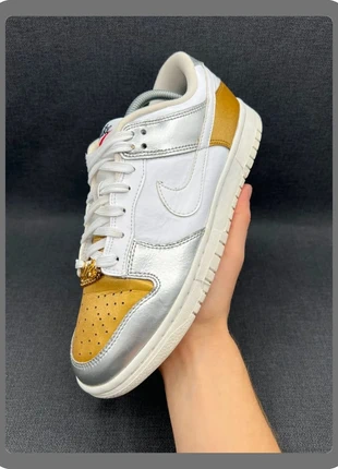 Nike dunk low cuir or et argenté 39 (is2515), marque: Nike, état: Très bon état, taille: 39, 70,00 €, 74,20 € Protection acheteurs (Pro) incluse