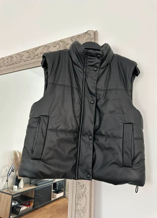 Doudoune sans manches noire / sleeveless puffer jacket / piumino nero senza maniche, merk: Orcelly, staat: Nieuw zonder prijskaartje, maat: S / 36 / 8, € 20,00, € 21,70 inclusief Kopersbescherming