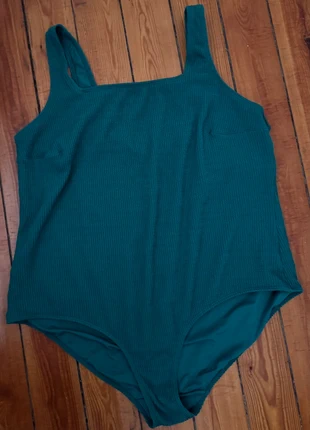 Maillot de bain 1 pièce Kiabi, marque: Kiabi, état: Très bon état, taille: 7XL / 54 / 26, 8,00 €, 9,10 € Protection acheteurs incluse