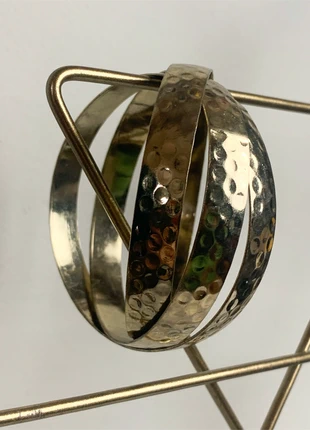 Bracelet triple jonc doré martelés vintage #bracelets #bijoux #vintage, marke: Vintage, zustand: Sehr gut, 9,00 €, 10,15 € beinhaltet Vinted-Käuferschutz Pro