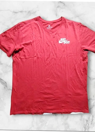 T-shirt Nike – Rouge – Logo floqué + Gros flocage dos – Taille XL, marque: Nike, état: Très bon état, taille: XL, 10,00 €, 11,20 € Protection acheteurs incluse