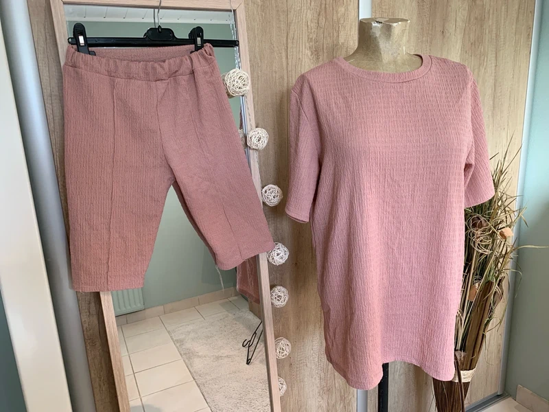 Ensemble bermuda et tee shirt manches courtes femme