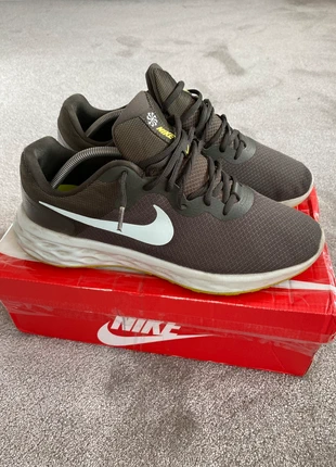 Nike Revolution 6, marke: Nike, zustand: Sehr gut, größe: 45, 30,00 €, 32,20 € inklusive Vinted-Käuferschutz