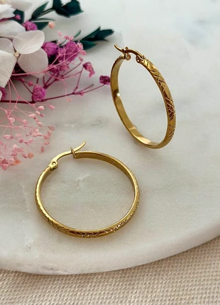 Boucles d’oreilles créoles dorées motifs quadrillages - 3cm - Acier Inoxydable, marke: Boutique Parisienne, zustand: Sehr gut, 16,00 €, 17,50 € beinhaltet Vinted-Käuferschutz Pro