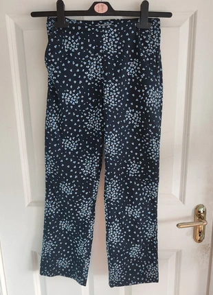 H&M Navy and Blue Floral Trousers, brand: H&M, condition: Very good, size: XS / 34 / 6, €4.00, €4.90 includes Buyer Protection