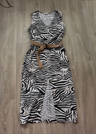 Sommerkleid in Zebramuster, Midi-Länge, brand: Greenpoint, condizioni: Ottime, taglia: M / IT 42 / EU 38, €10.00, €11.20 include la Protezione acquisti