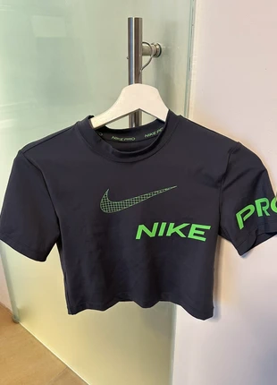 Nike pro sport tshirt NEU, brand: Nike, condizioni: Nuovo senza cartellino, taglia: S / IT 40 / EU 36, €11.00, €12.25 include la Protezione acquisti