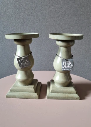 Twee olijfgroene kandelaars PTMD, marque: PTMD, état: Très bon état, 10,00 €, 11,20 € Protection acheteurs incluse