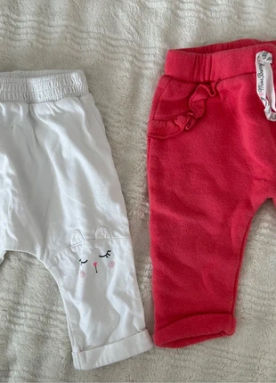 Lot jogging, brand: Disney, condition: Very good, size: 6-9 months / 68 cm, €2.50, €3.33 includes Buyer Protection