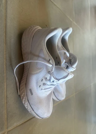 Basket nique, marque: Nike, état: Bon état, taille: 40.5, 6,00 €, 7,00 € Protection acheteurs incluse