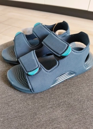 Sandali Adidas Bimbo, marque: adidas, état: Neuf avec étiquette, taille: 26, 5,00 €, 5,95 € Protection acheteurs incluse