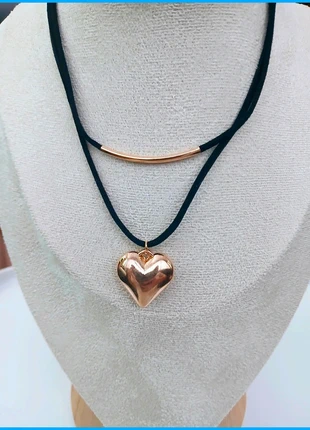 Collier coeur doré cordon velour noir style vintage chic, marca: Vintage Dressing, estado: Muito bom, €4.90, €5.85 inclui Proteção do Comprador Pro