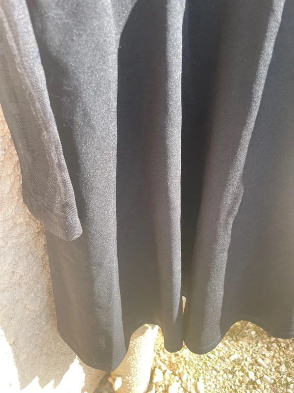 Robe noire dos nu à dentelle – Patineuse XS - photo numéro 4