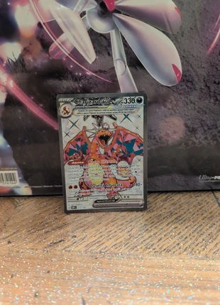 Charizard 215/197 Pokémon, marke: Pokémon, zustand: Neu, 19,00 €, 20,65 € inklusive Vinted-Käuferschutz