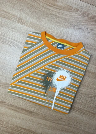 T-shirt Nike vintage rayé – orange, kaki & blanc – logo spray NY – taille M (10/12 ans), marca: Nike, estado: Muito bom, tamanho: 12 anos / 152 cm, €3.90, €4.80 inclui Proteção do Comprador
