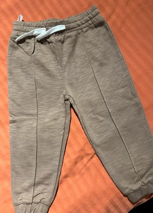 Broek beige bruin, marque: Zeeman, état: Neuf sans étiquette, taille: 18-24 mois / 86 cm, 2,00 €, 2,80 € Protection acheteurs incluse