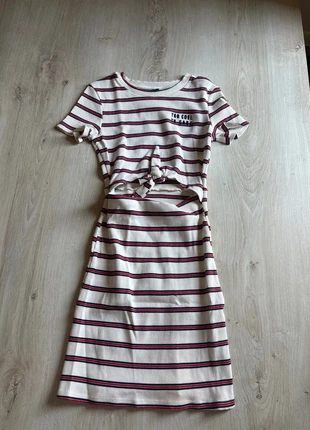 Vestito Bershka a righe taglia M - Come nuovo!, merk: Bershka, staat: Heel goed, maat: M / 38 / 10, € 7,00, € 8,05 inclusief Kopersbescherming