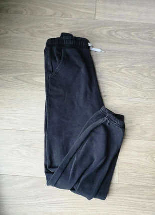 Survêtement noir enfant - H&M - 14 ans, marke: H&M, zustand: Sehr gut, größe: 14 Jahre / 164, 2,00 €, 2,80 € inklusive Vinted-Käuferschutz