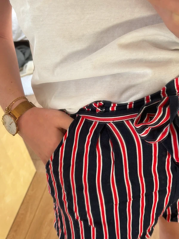 short fluide jennyfer taille S - photo numéro 2
