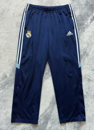 Pantalon Adidas Real Madrid vintage bleu marine M homme, marque: adidas, état: Très bon état, taille: M, 29,99 €, 32,19 € Protection acheteurs (Pro) incluse