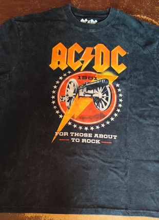 T-shirt Ac / Dc, marque: AC/DC, état: Très bon état, taille: XL, 9,00 €, 10,15 € Protection acheteurs incluse