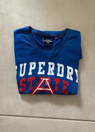 T-shirt Superdry Bleu - L, marke: Superdry, zustand: Sehr gut, größe: L, 5,00 €, 5,95 € inklusive Vinted-Käuferschutz