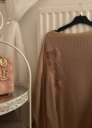 Pull beige en maille oversize avec détail dentelle - Style bohème chic, merk: Stradivarius, staat: Heel goed, maat: S / 36 / 8, € 3,00, € 3,85 inclusief Kopersbescherming