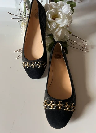 Ballerine Elisabetta Franchi n.37 pelle nere /camoscio con catena, marca: Elisabetta Franchi, estado: Novo sem etiquetas, tamanho: 37, €129.00, €136.15 inclui Proteção do Comprador