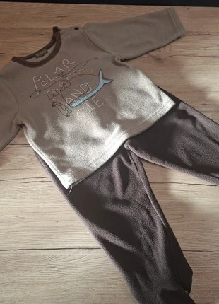 Pyjama 2 pièces
Polaire tout doux tout chaud
Avec pieds fermés 😊
Couleur beige & marron, brand: In Extenso, condition: Very good, size: 18-24 months / 86 cm, €2.50, €3.33 includes Buyer Protection