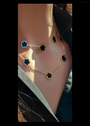 Collier trèfle noir et plaqué or double rang, merk: Fabrication Artisanale, staat: Heel goed, € 14,00, € 15,40 inclusief Kopersbescherming