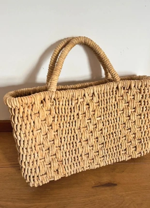 Natural Raffia Bag with Removable Red Lining and Gold Anchor Buttons, marque: Vintage, état: Très bon état, 25,00 €, 26,95 € Protection acheteurs incluse