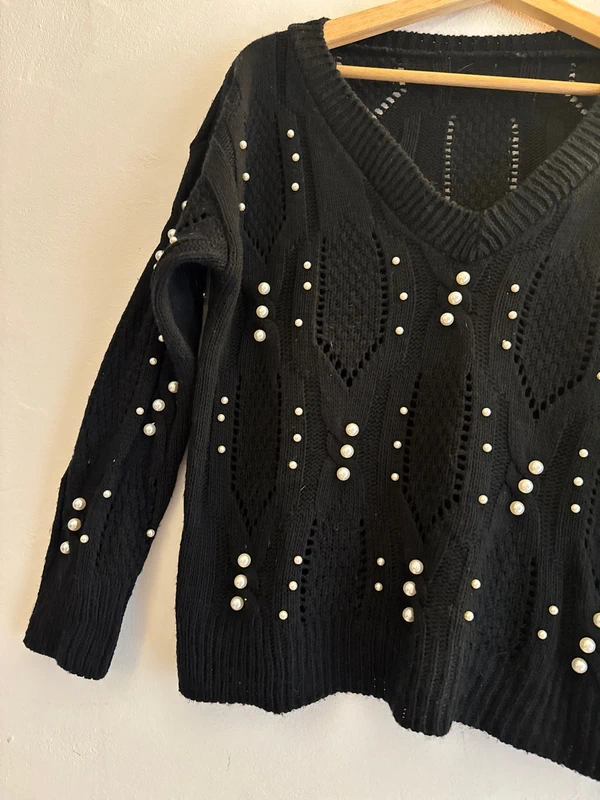Très beau pull noir à perles t 38 - photo numéro 4