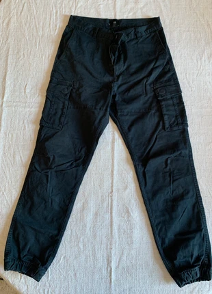 Pantalon cargo | H&M | Taille 29 | Slim fit | Bleu marine, marca: H&M, estado: Muy bueno, tamaño: W29 | ES 38, 5,00 €, 5,95 € Protección al comprador incluida
