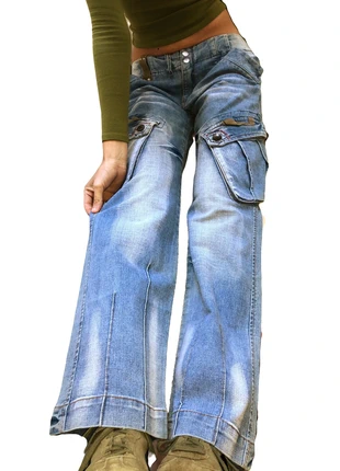 Vintage 90s cargo jeans, super baggy with big pockets. Flared Y2K low rise, marke: Vintage Dressing, zustand: Neu, größe: L / 40 / 12, 35,00 €, 37,45 € inklusive Vinted-Käuferschutz