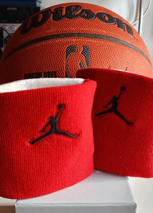 Polsini Jordan Red&White, marque: Jordan, état: Très bon état, 10,00 €, 11,20 € Protection acheteurs incluse