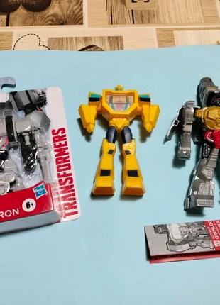 Lotto 2 figure Hasbro Transformers transformabili E una figure del McDonald's, marke: Transformers, zustand: Sehr gut, größe: Einheitsgröße, 4,00 €, 4,90 € inklusive Vinted-Käuferschutz
