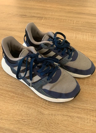 Basket de sport adidas 40, marke: adidas, zustand: Sehr gut, größe: 40, 20,00 €, 21,70 € inklusive Vinted-Käuferschutz