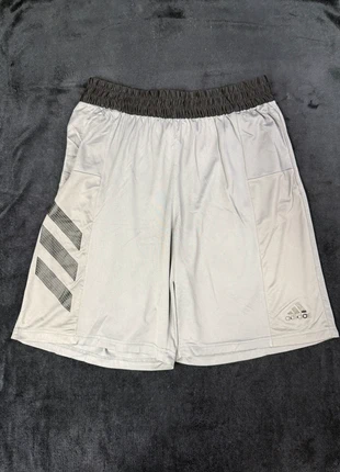 Short sport adidas gris - taille xl, brand: adidas, condizioni: Buone, taglia: XL, €12.00, €13.30 include la Protezione acquisti
