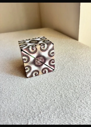 Magic cube style shashibo, staat: Nieuw zonder prijskaartje, € 8,00, € 9,10 inclusief Kopersbescherming