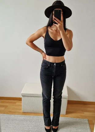 Jean droit noir avec fentes bas Zara Taille 34, marque: Zara, état: Très bon état, taille: XS / 34 / 6, 12,00 €, 13,30 € Protection acheteurs incluse