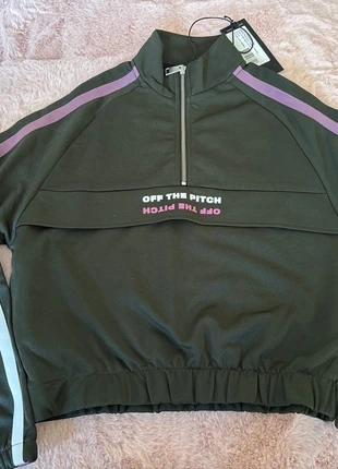 Tracktop Off the Pitch nieuw, marke: Off The Pitch, zustand: Neu, mit Etikett, größe: M / 38 / 10, 15,00 €, 16,45 € inklusive Vinted-Käuferschutz